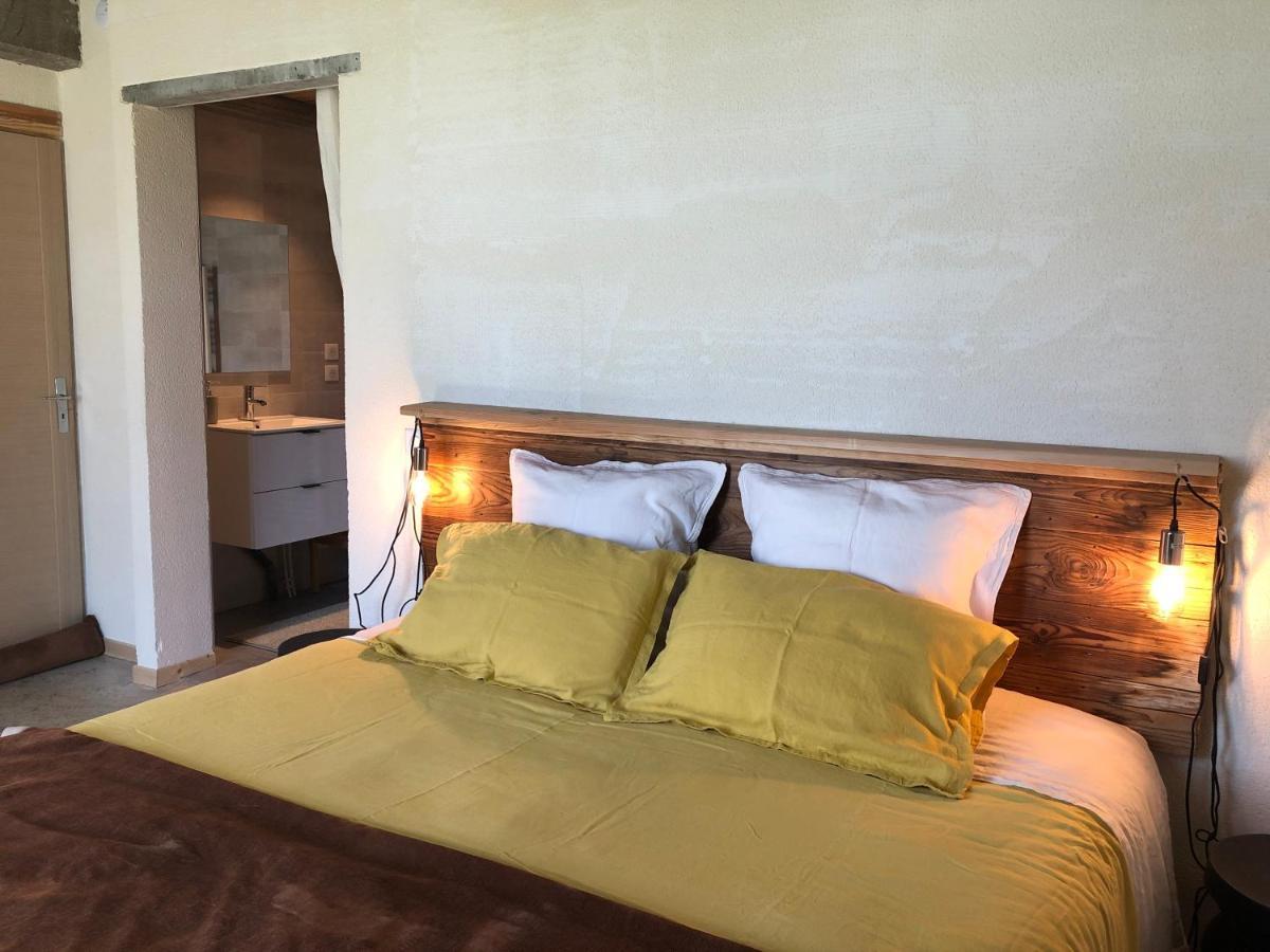 Cote Tiretaine Bed & Breakfast Orcines Bagian luar foto